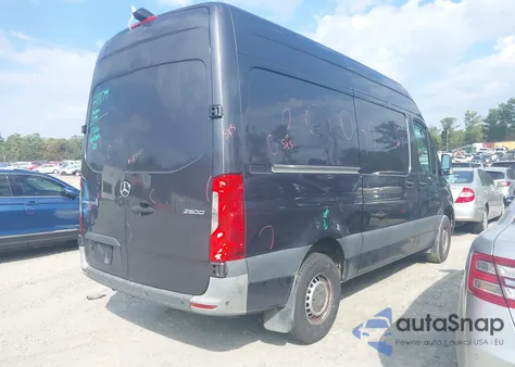 2021 Mercedes-Benz Sprinter 2500 Standard Roof V6 z USA, uszkodzony, nr VIN W1Y4EBHY9MT068645